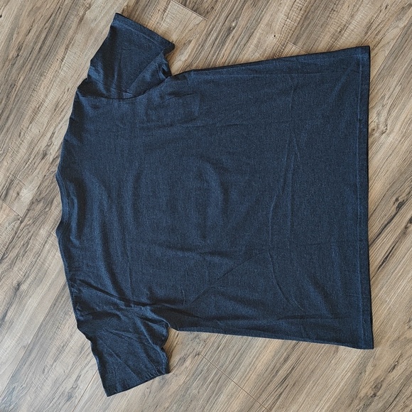 EUC Fall v-neck t-shirt - Picture 4 of 6